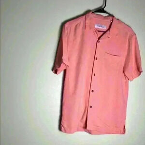 Tommy Bahama boho 100 💯 percent silk button down men shirt.